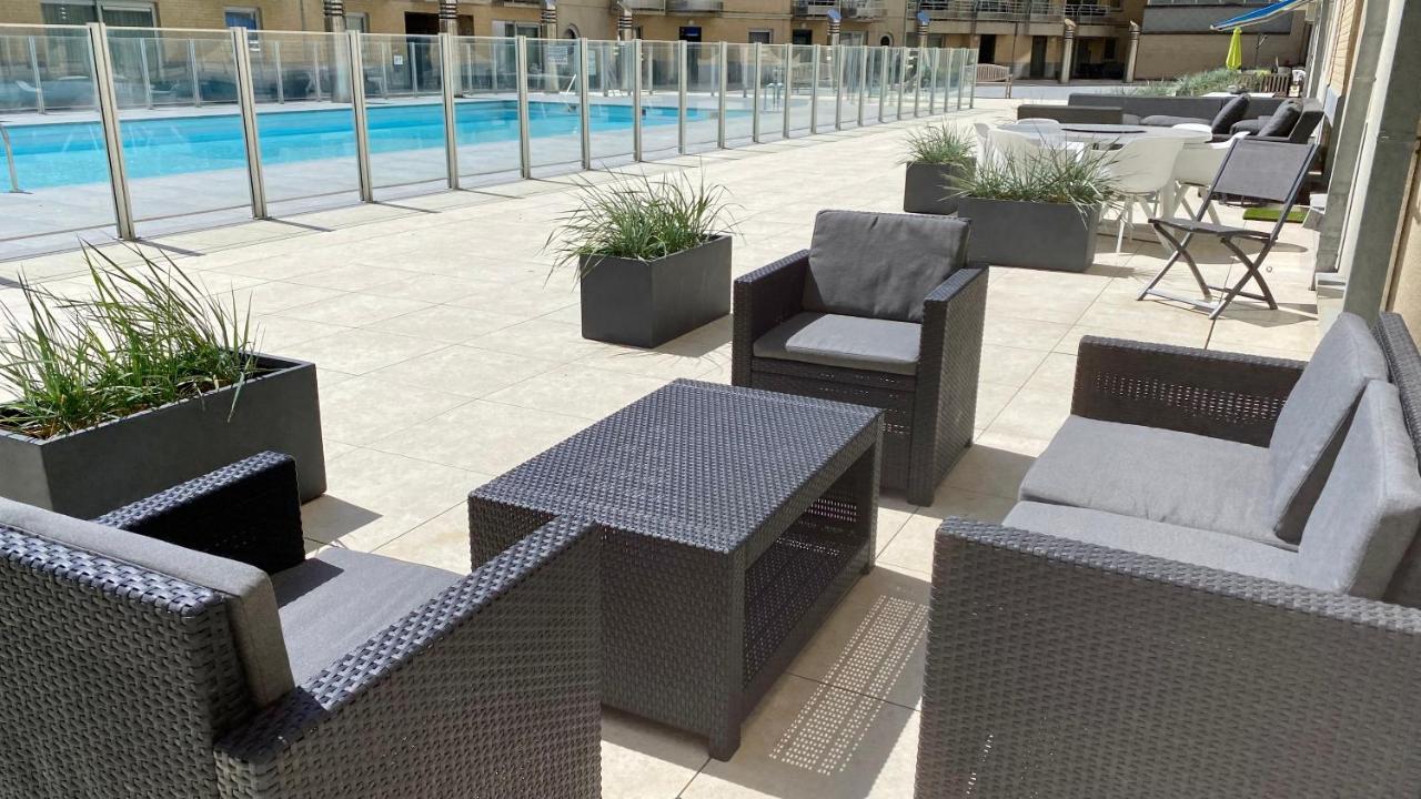 אוסטנדה Deluxe Apartment With Shared Pool מראה חיצוני תמונה